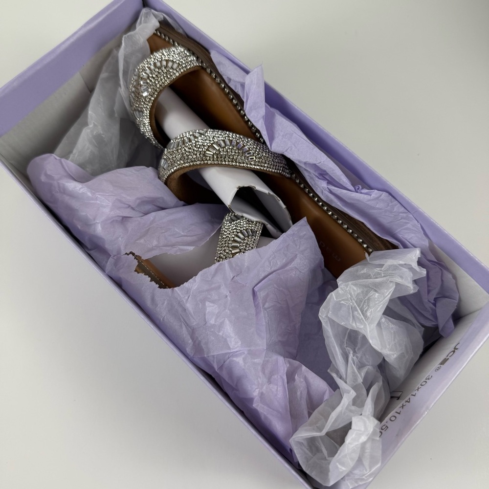 Madden Girl Partly Rhinestone Two-Band Slide Sandals Womens 6 Silver Flats NEW - Picture 9 of 11